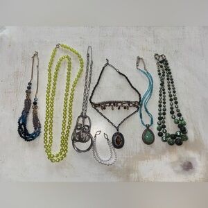 Mixed Fashion Jewelry Lot – Necklaces & Bracelets (Beaded, Chain, Pendants)